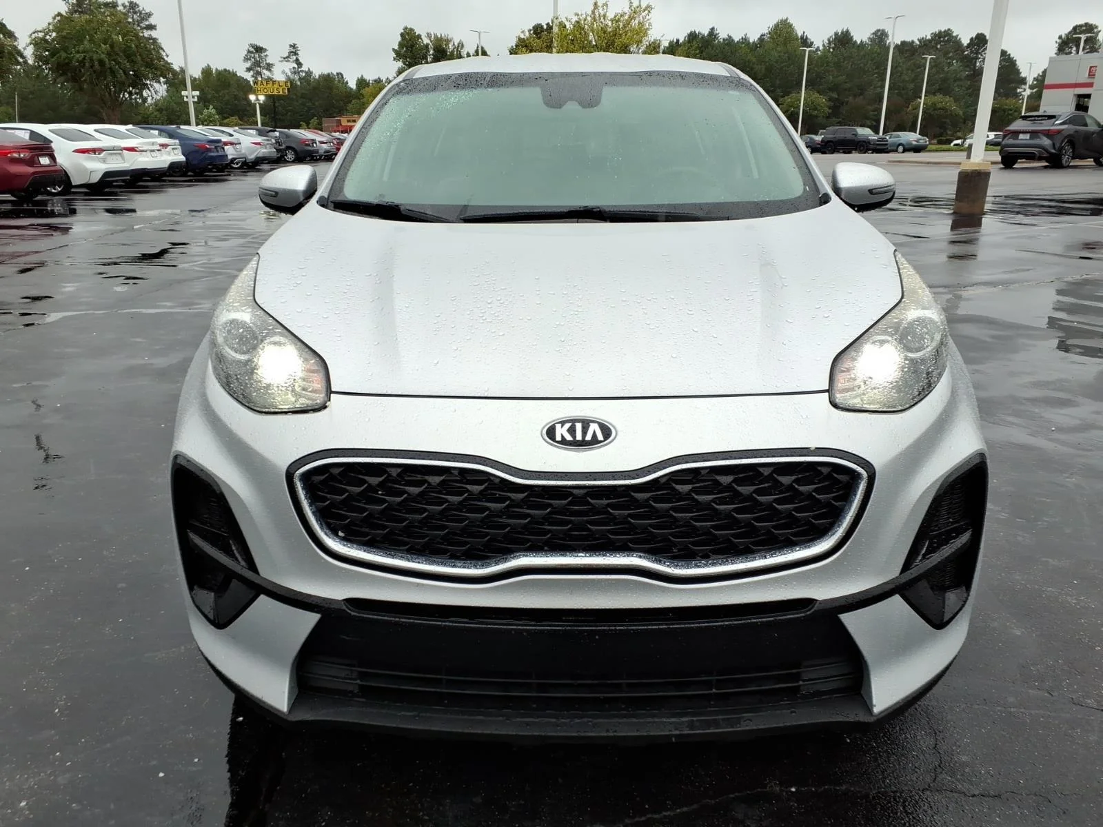 Used 2021 Snow White Pearl Kia LX image 9