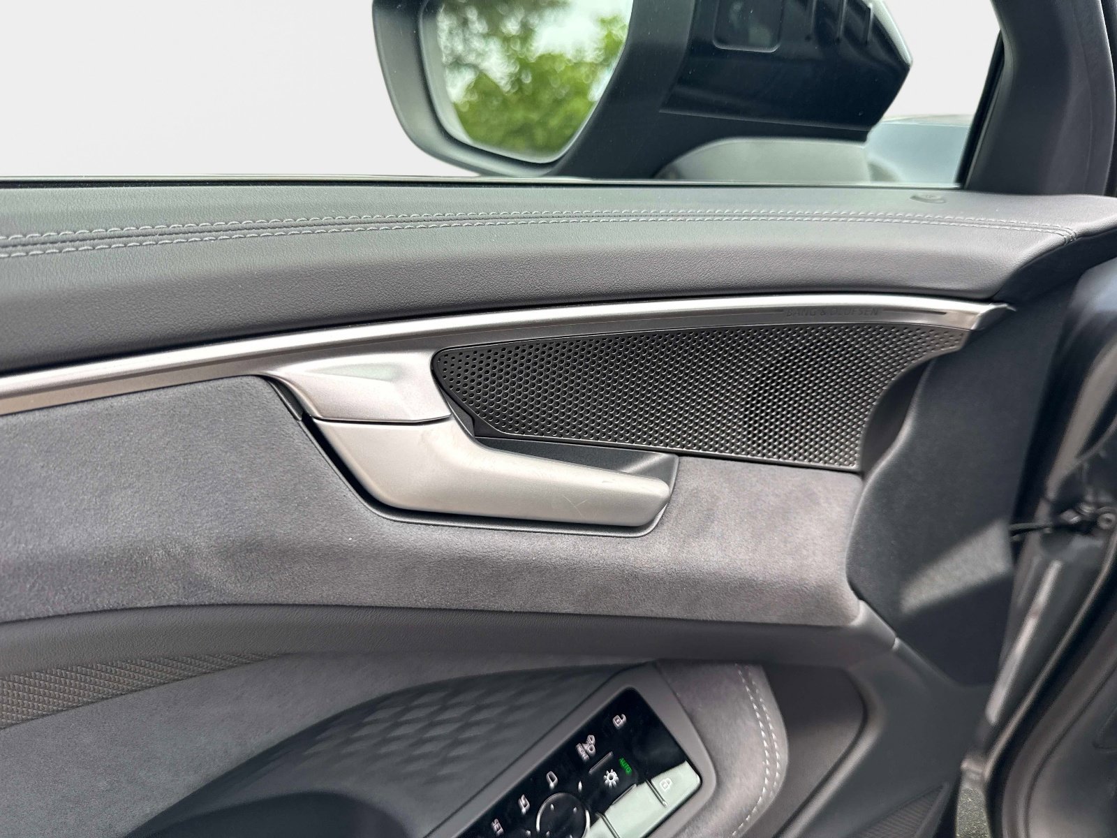 New 2026 Daytona Gray Pearl Effect Audi Prestige image 16