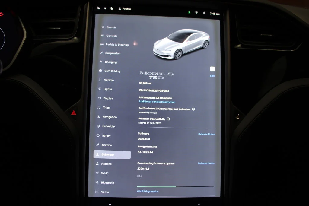 Used 2018 Obsidian Black Metallic Tesla  image 48