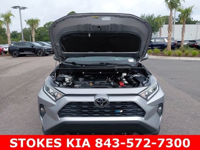 Used 2021 Silver Toyota XLE image 9