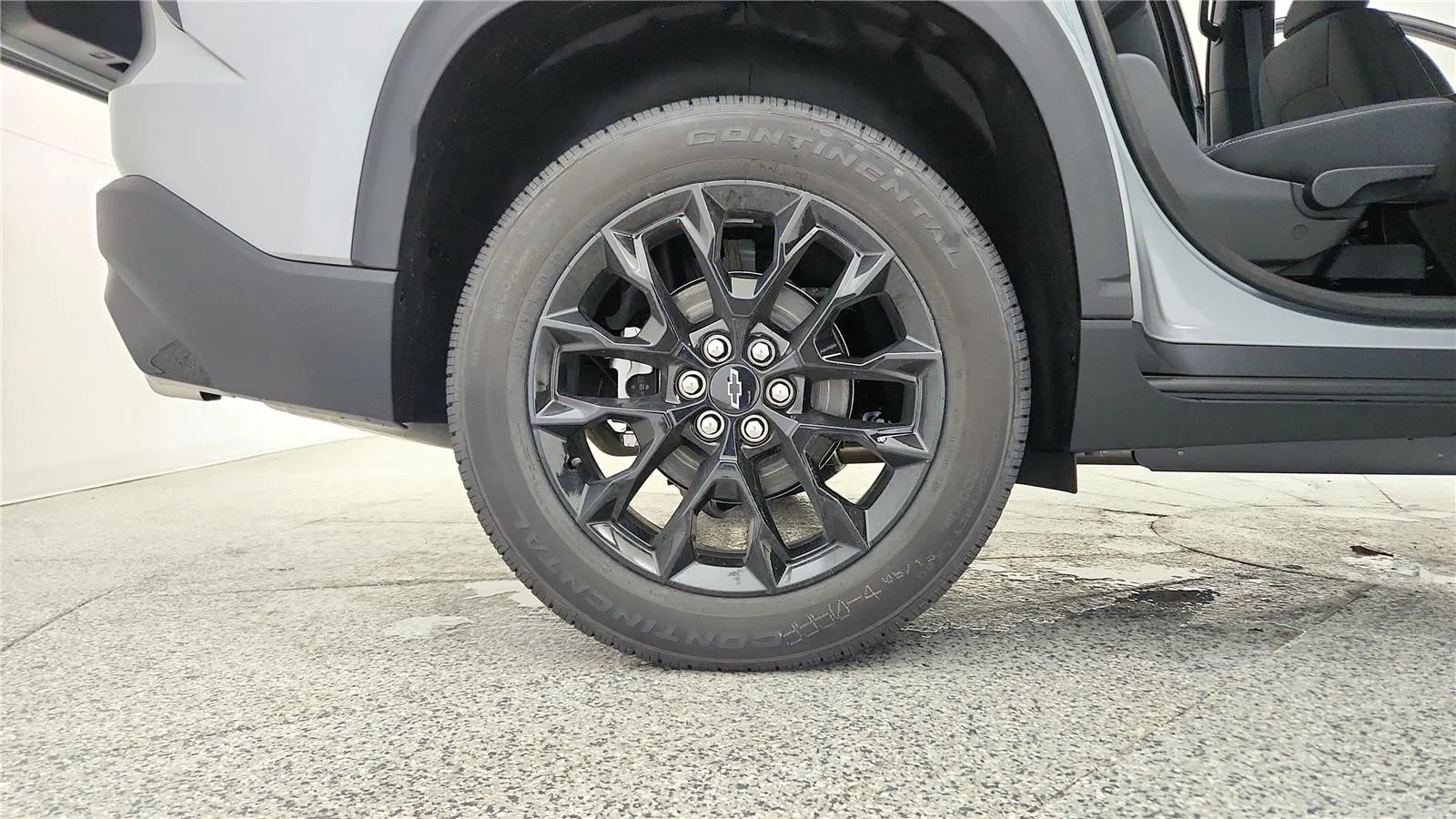 2026 Chevrolet Traverse LT - Photo 13