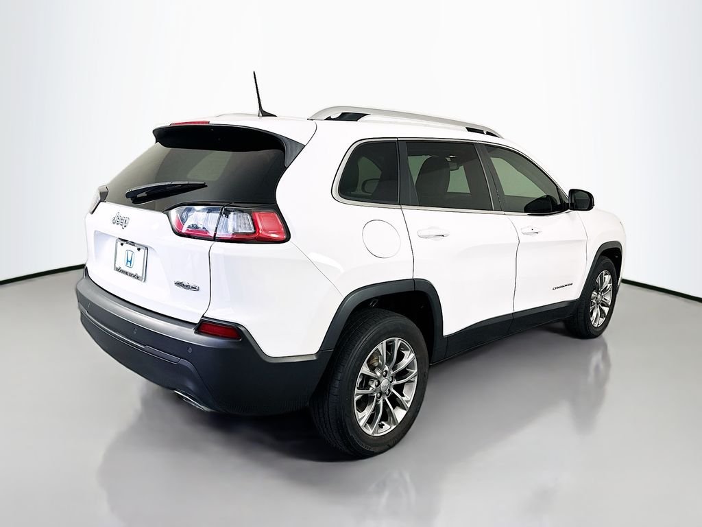 Used 2021 Bright White Clearcoat Jeep Latitude Lux image 5