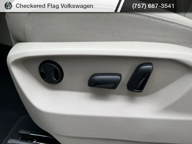 New 2026 Silver Volkswagen 2.0T SE w/Technology image 32