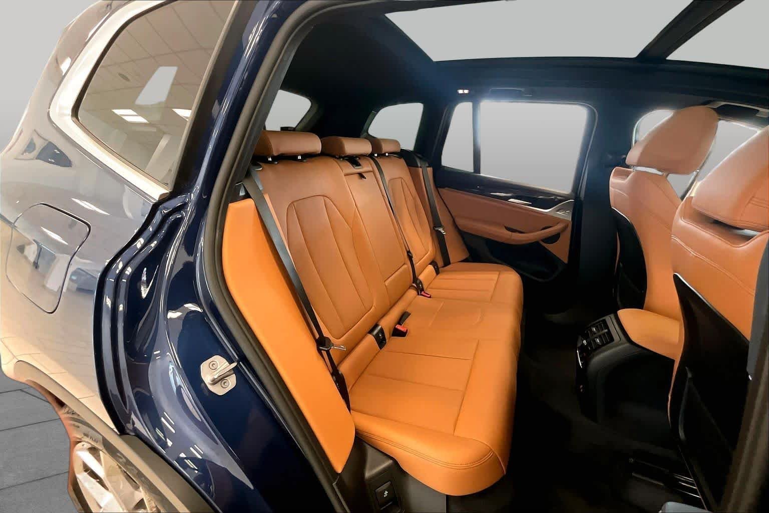 Used 2024 Phytonic Blue Metallic BMW sDrive30i image 19