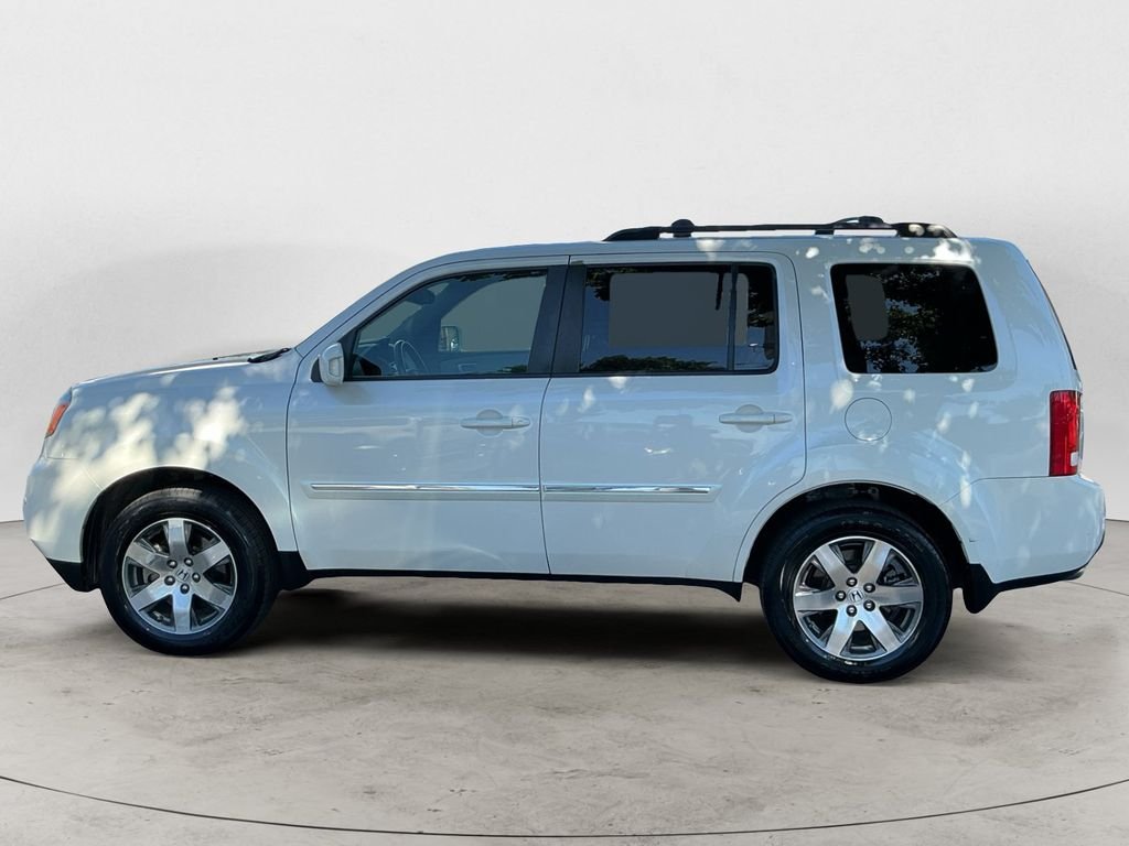 Used 2013 White Honda Touring image 8