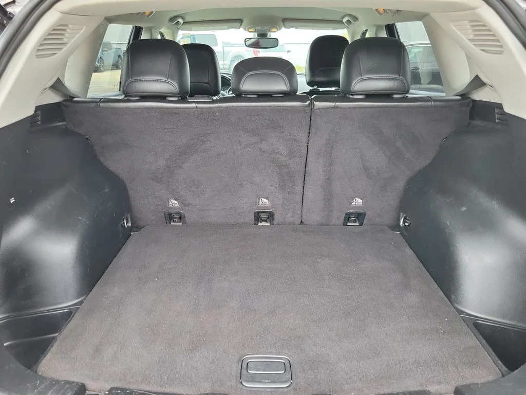 Used 2020 Gray Jeep Latitude image 11