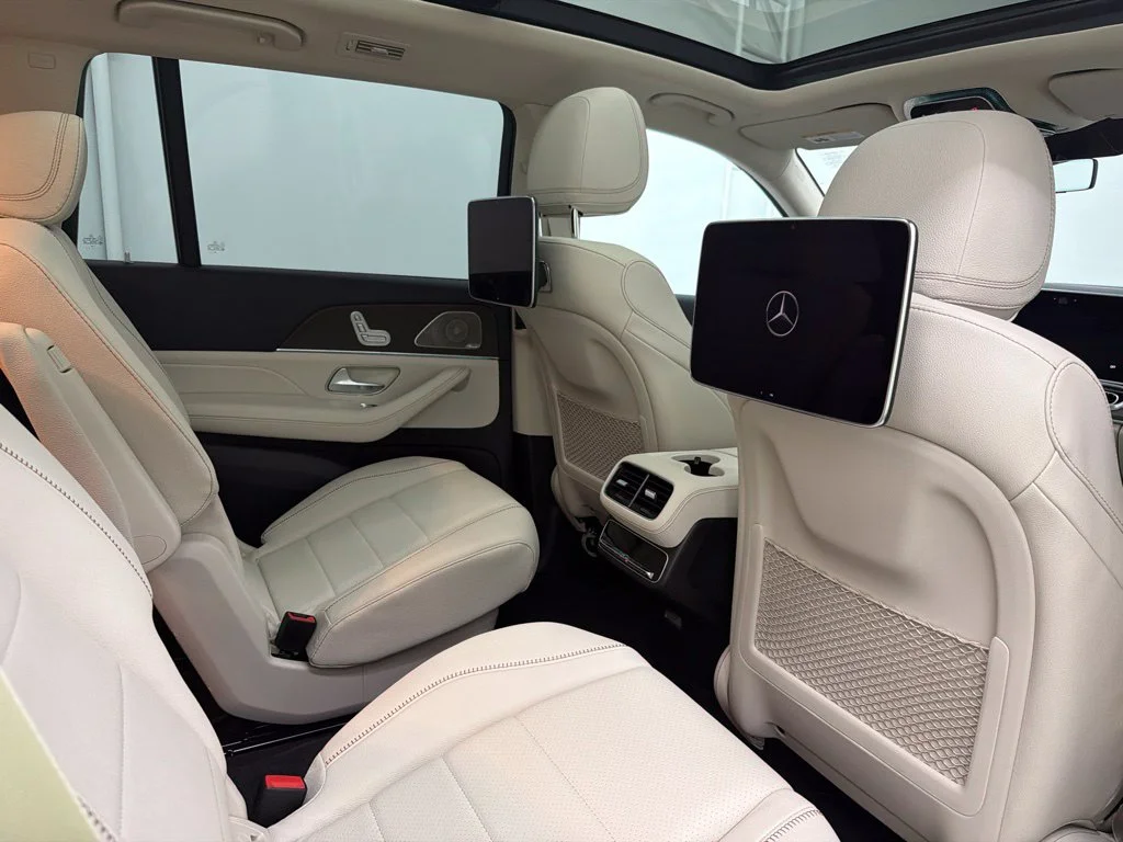 New 2027 White Mercedes-Benz GLS 450 image 30