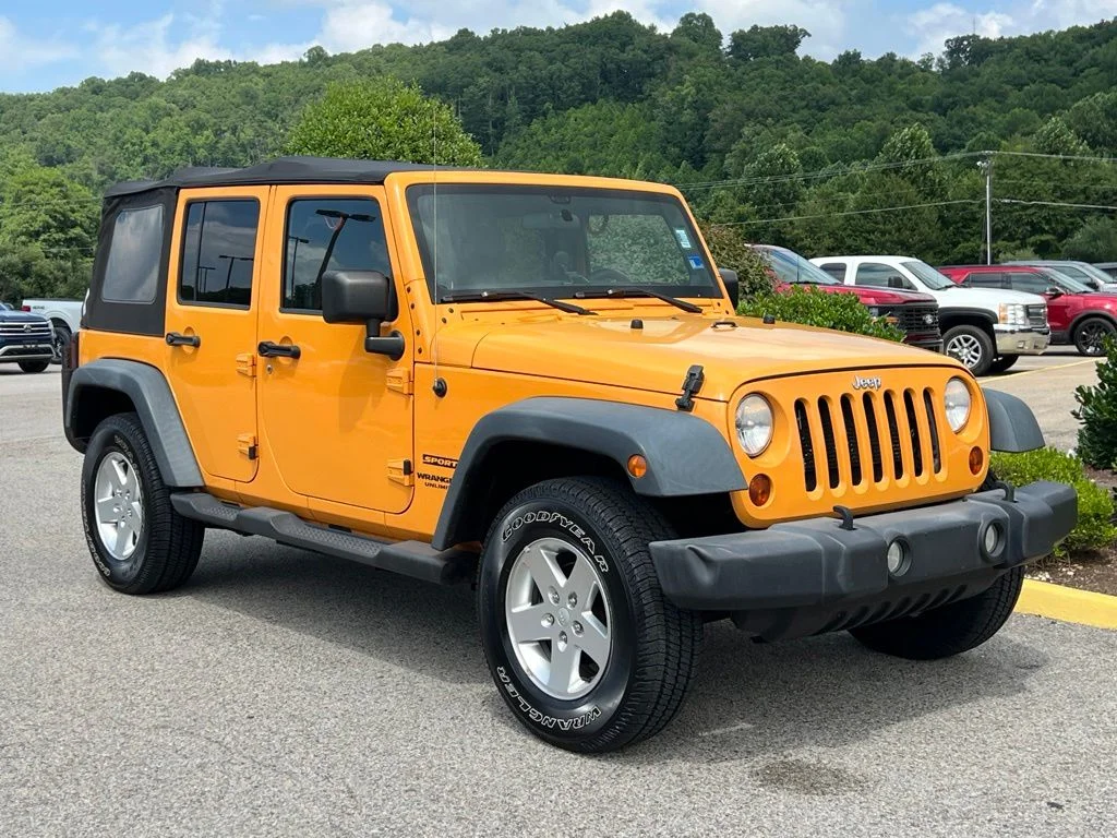 Used 2012 Dozer Jeep Unlimited Sport image 9