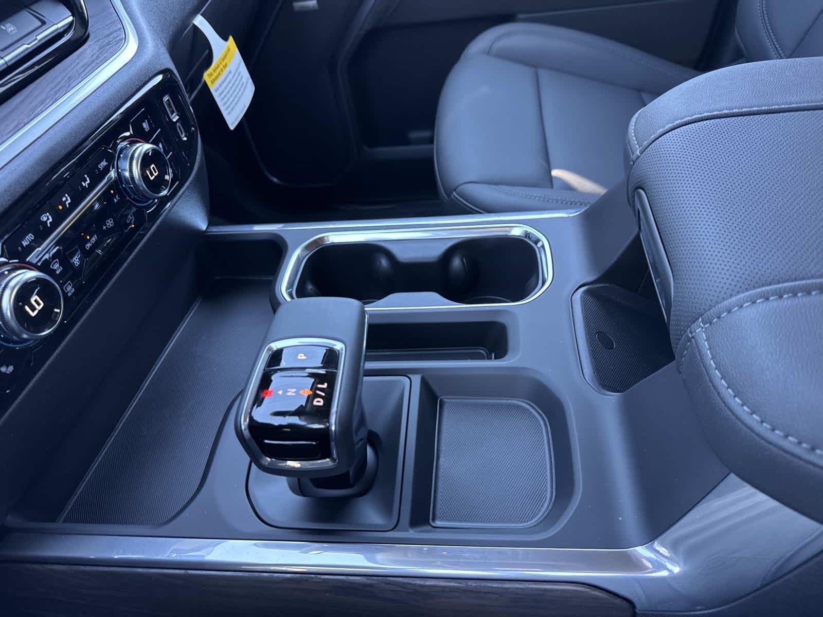 2026 GMC Sierra 1500 SLT - Photo 18