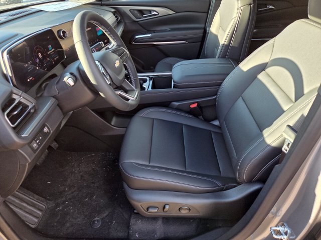 2027 Chevrolet Traverse LT - Photo 6