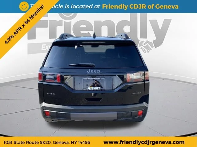 New 2026 Diamond Black Crystal Pearl-Coat Exterior Paint Jeep Laredo image 5