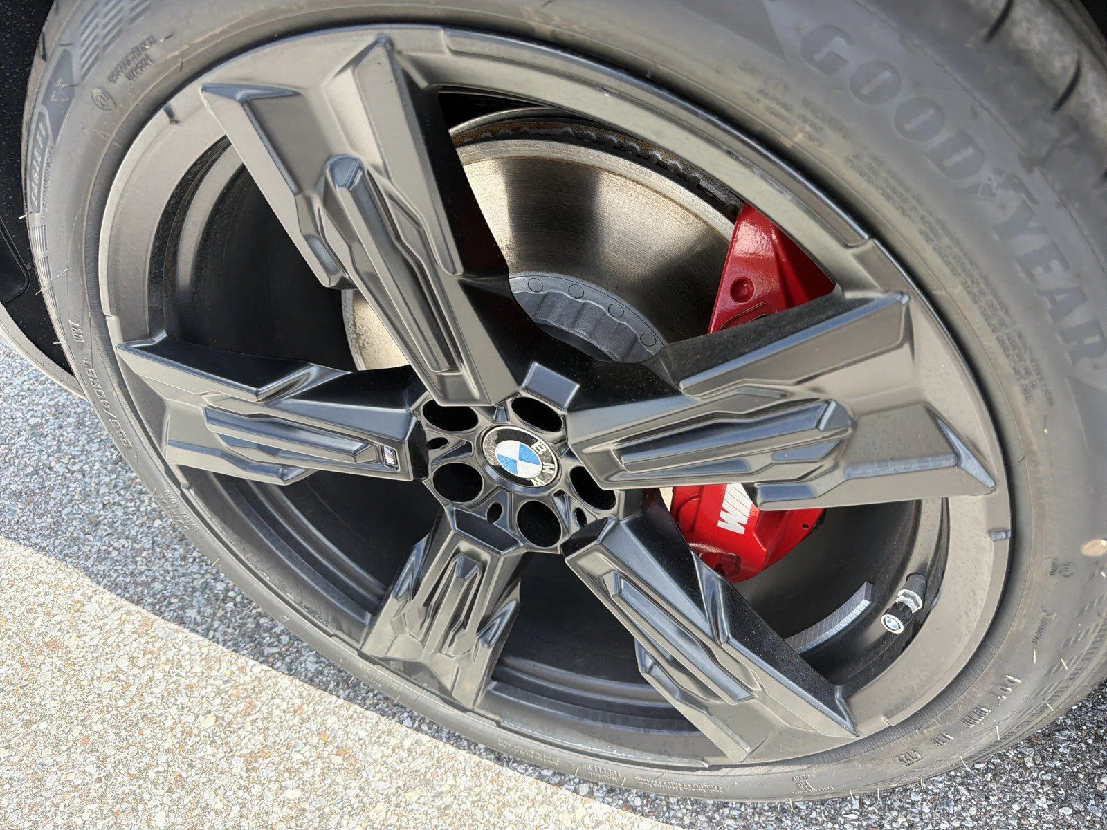 New 2026 Dune Grey Metallic BMW M50 xDrive image 10