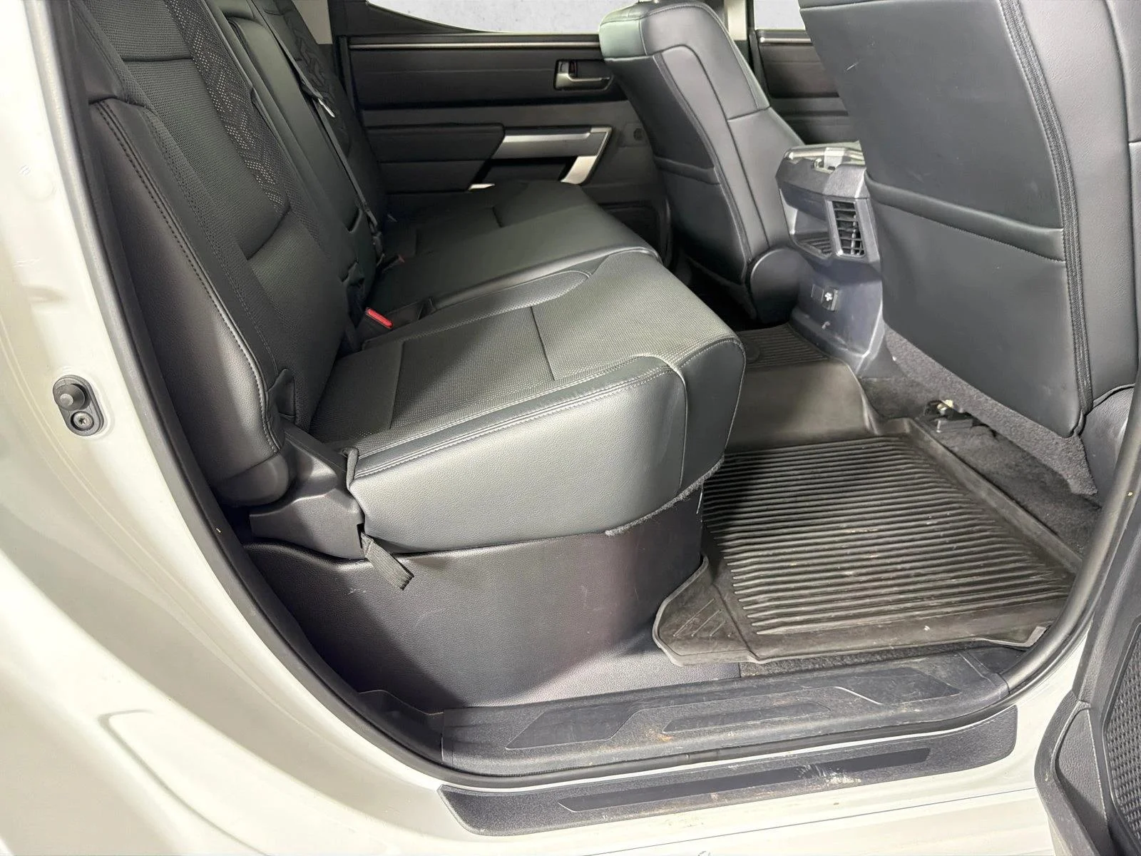Used 2022 White Toyota SR5 image 15