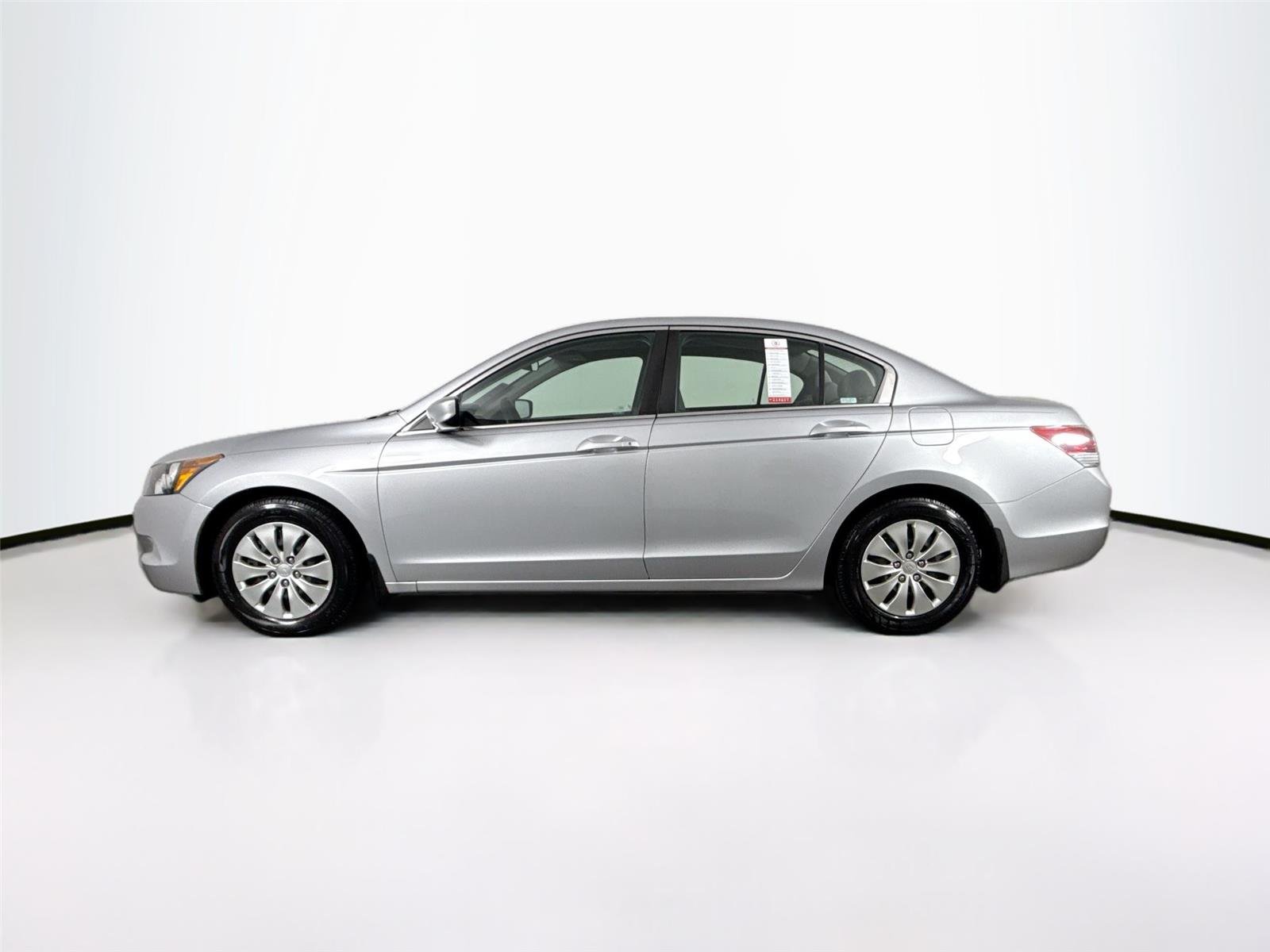 Used 2009 Alabaster Silver Metallic Honda LX image 12