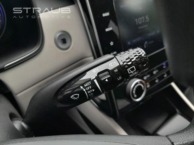 Used 2023 Shimmering Silver Hyundai SEL image 17