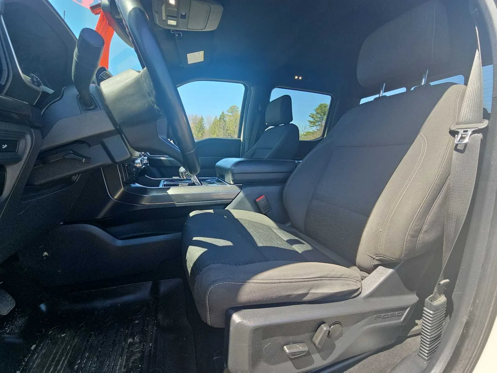 Used 2023 Avalanche Gray Ford XLT image 12