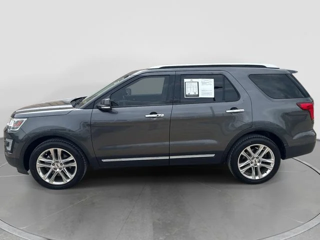Used 2017 Gray Ford Limited image 5