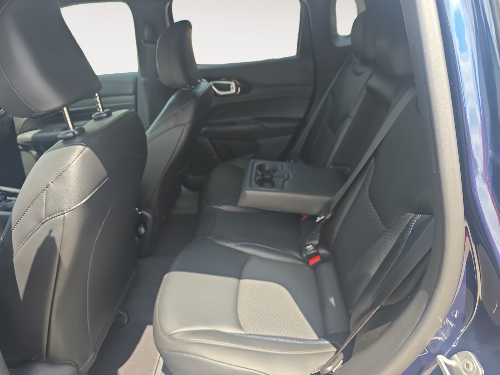 New 2026 Fathom Blue Pearl Coat Jeep Latitude Altitude image 22