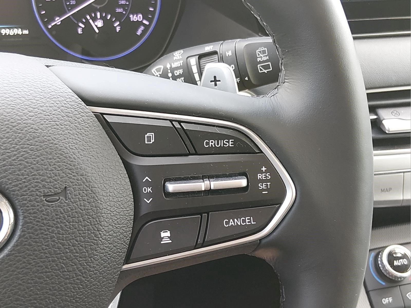 Used 2020 Hyper White Hyundai SEL image 29