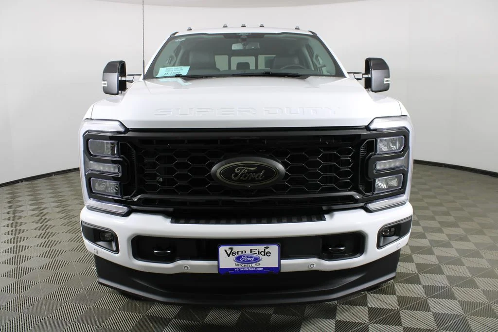 New 2026 Oxford White Ford Lariat image 2