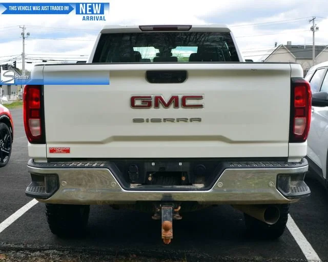 2024 GMC Sierra 4WD Crew Cab Standard Box Pro's photo