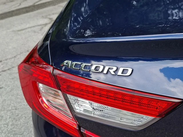 Used 2018 Blue Honda LX image 30