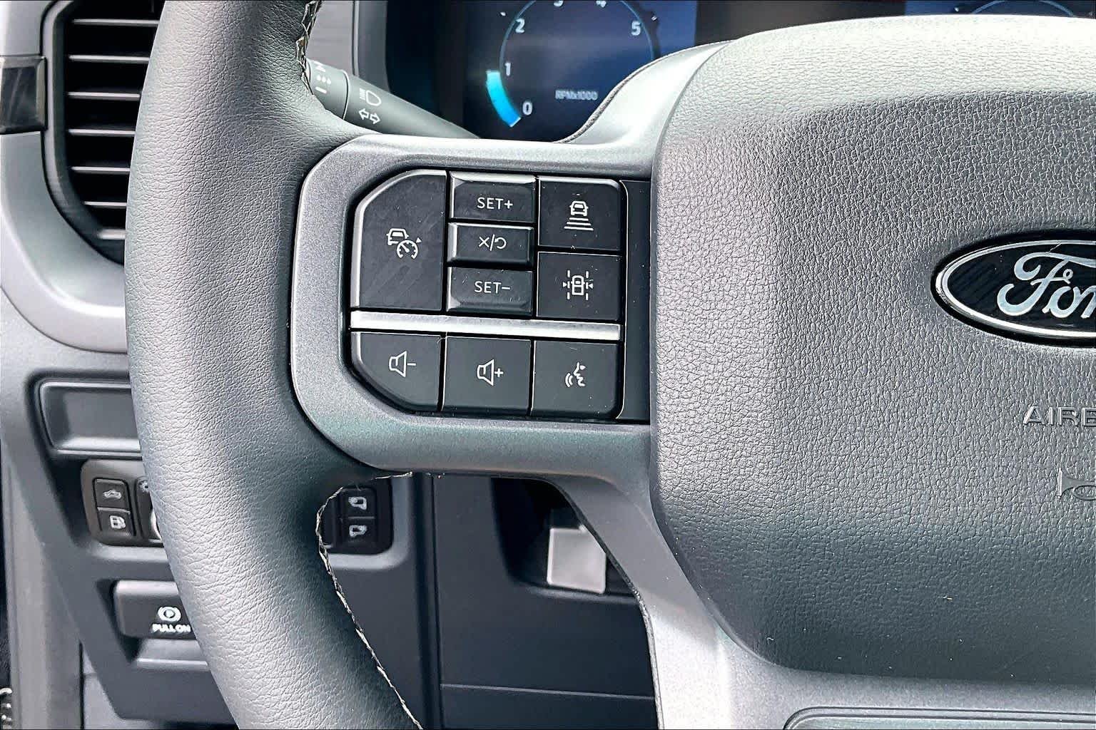 Used 2025 Agate Black Metallic Ford XLT image 24
