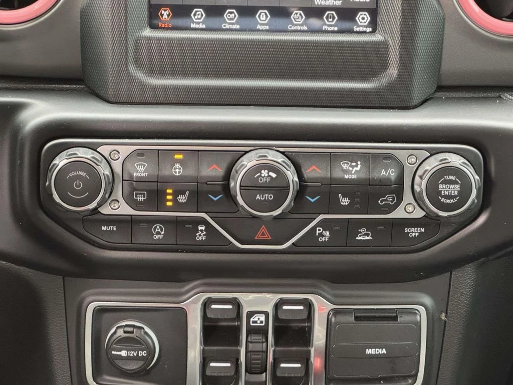 Used 2023 White Jeep Sport S image 18