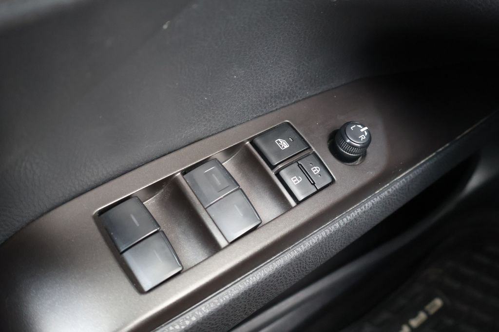2024 Toyota Camry SE - Photo 35