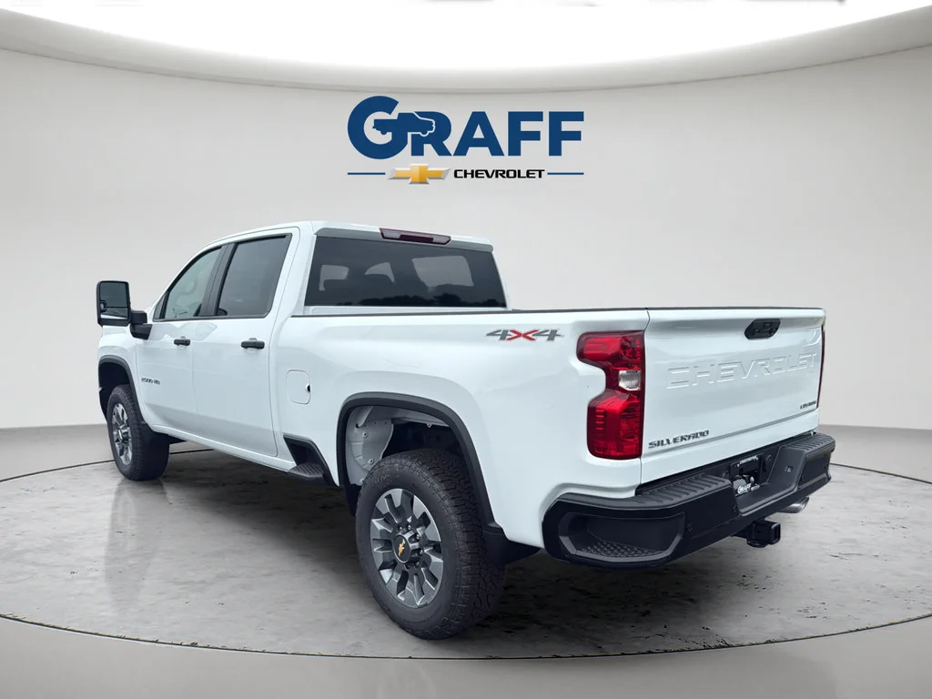 New 2026 Summit White Chevrolet Custom image 5