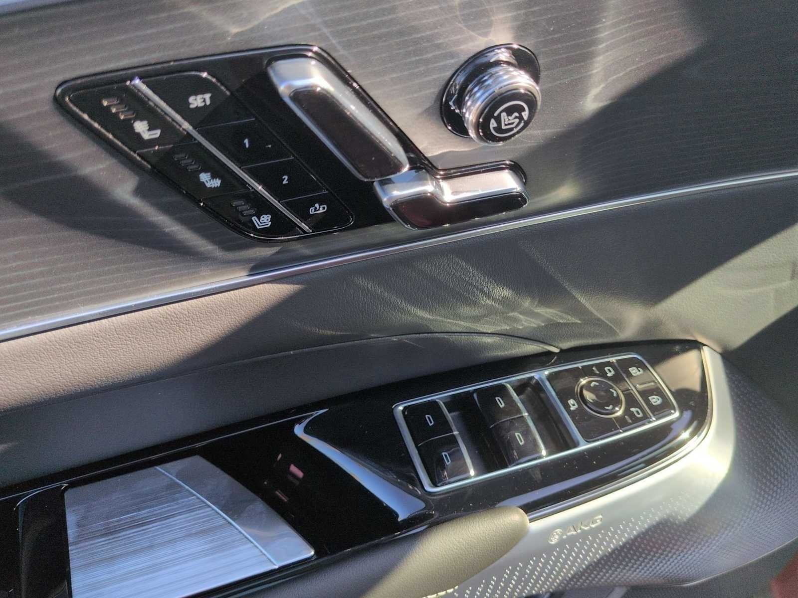 2026 Cadillac LYRIQ V - Photo 11