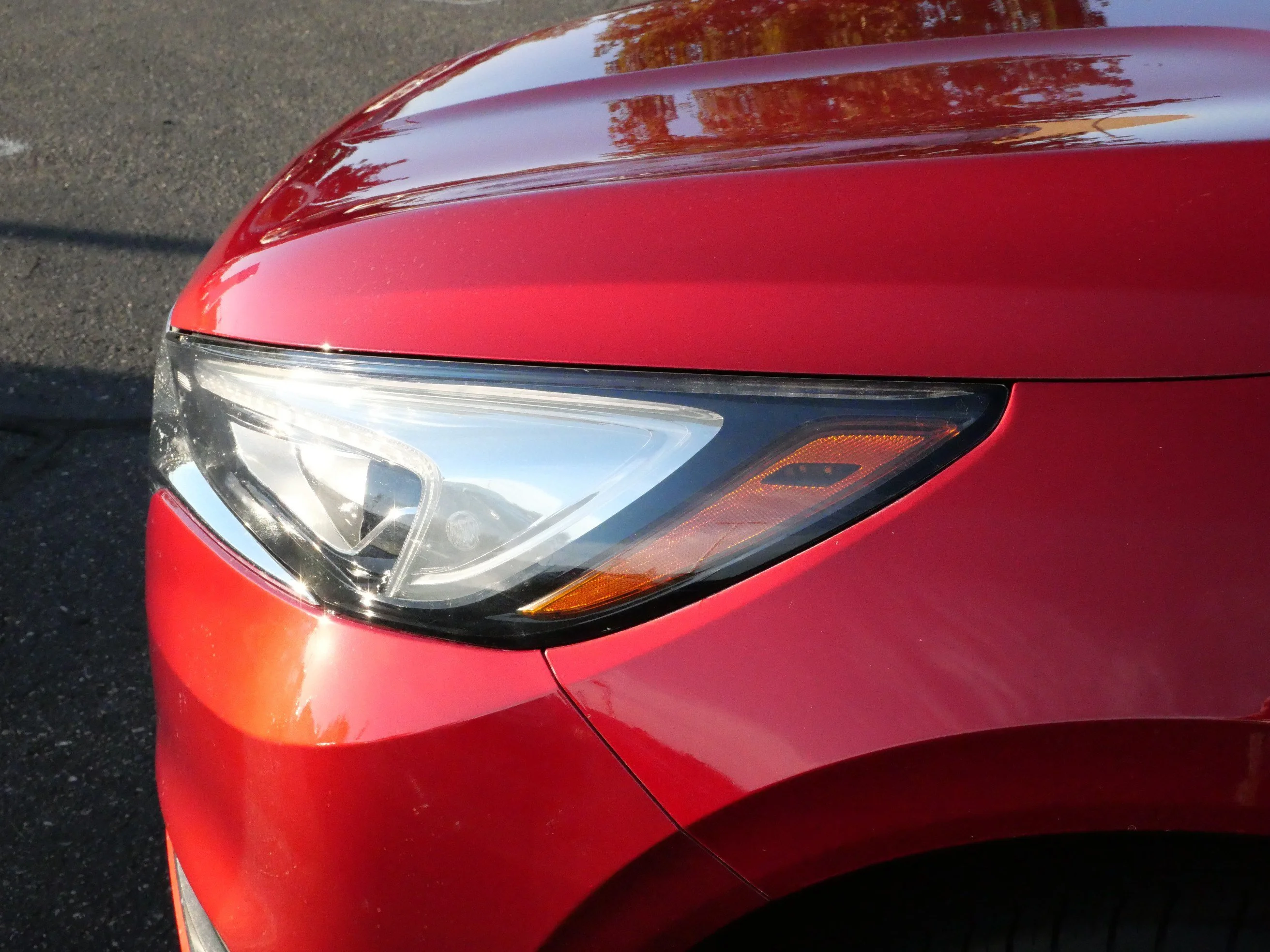 Used 2018 Red Quartz Tintcoat Buick Essence image 16