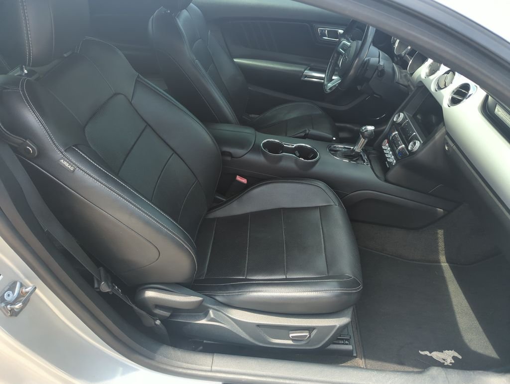Used 2016 Silver Ford GT Premium image 27