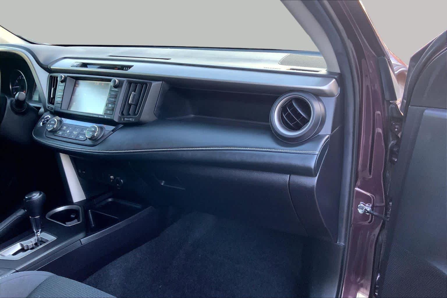 Used 2018 Black Currant Metallic Toyota XLE image 18