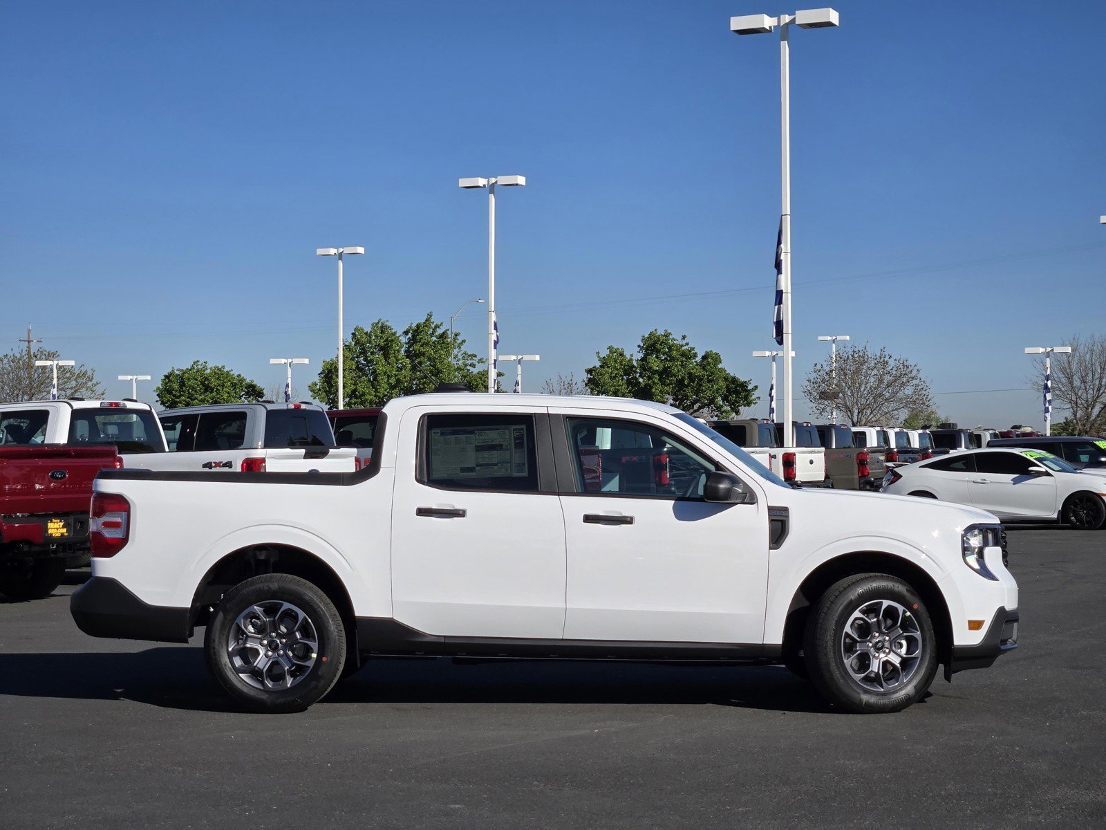 New 2026 Oxford White Ford XLT image 3