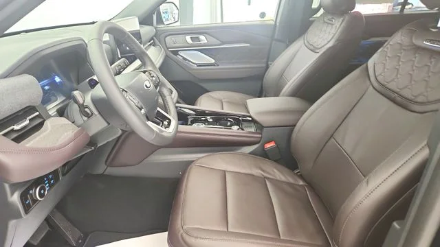 New 2026 Agate Black Metallic Ford Platinum™ image 36