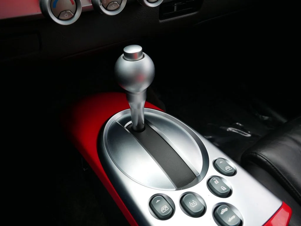 2004 Chevrolet SSR LS - Photo 23