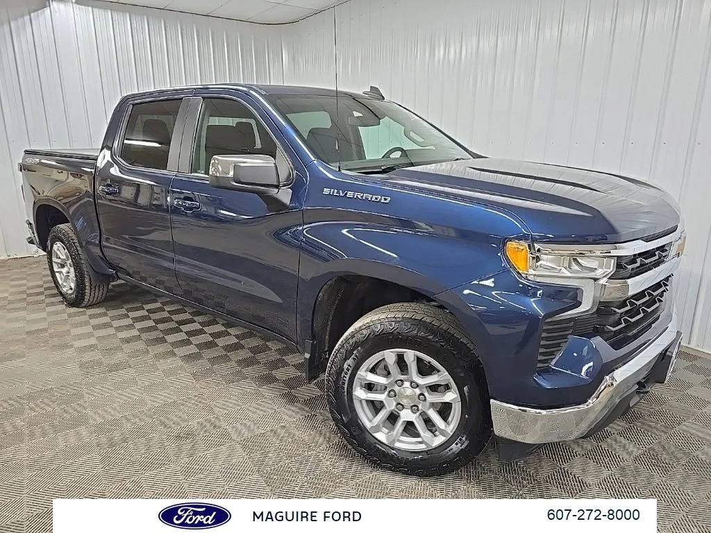 Used 2023 Blue Chevrolet LT image 9