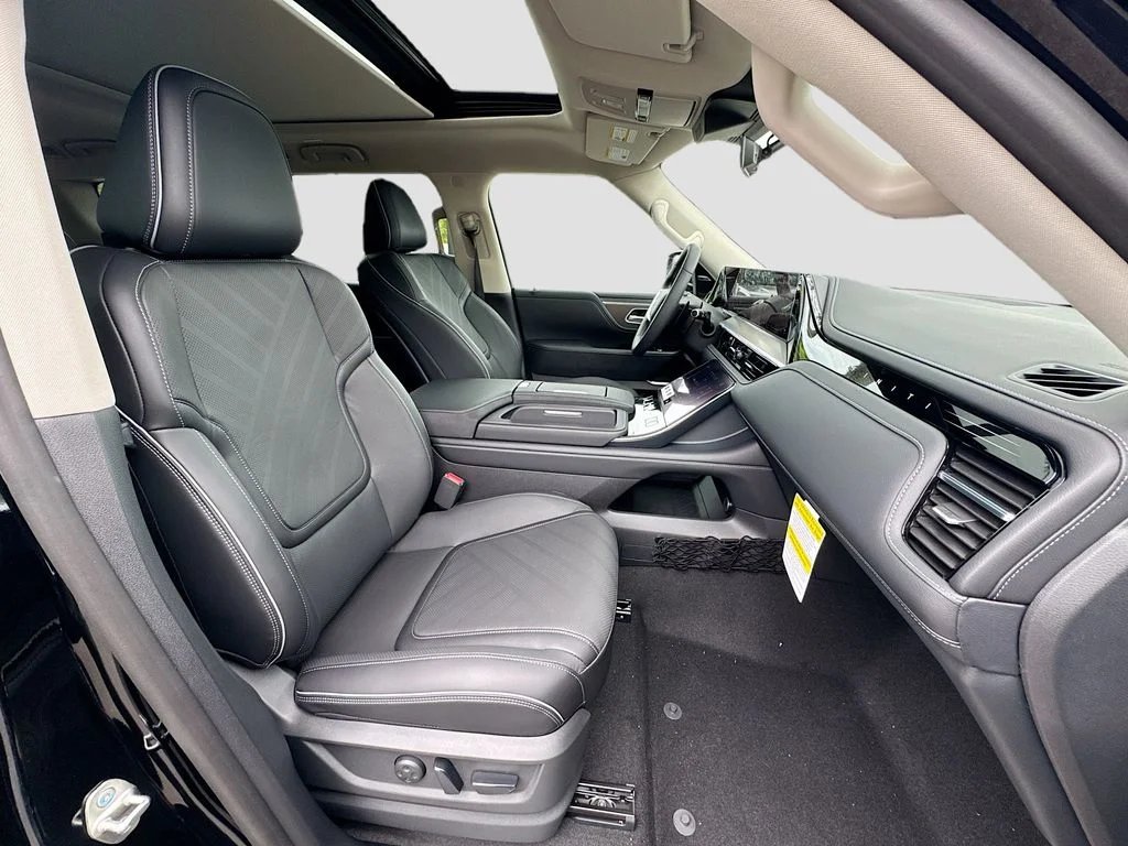 New 2026 BLACK OBSIDIAN INFINITI Luxe 2WD image 31