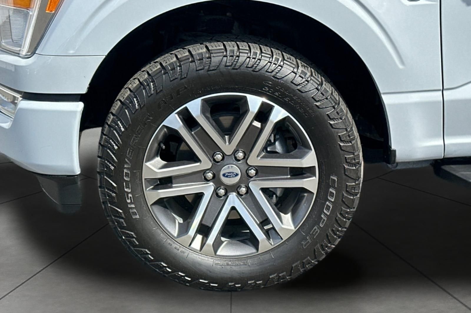 Used 2022 White Ford XL image 29