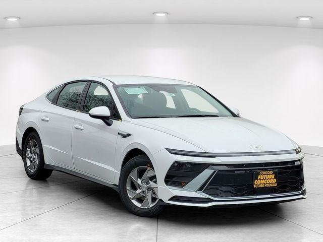 2026 Hyundai Sonata SE's photo