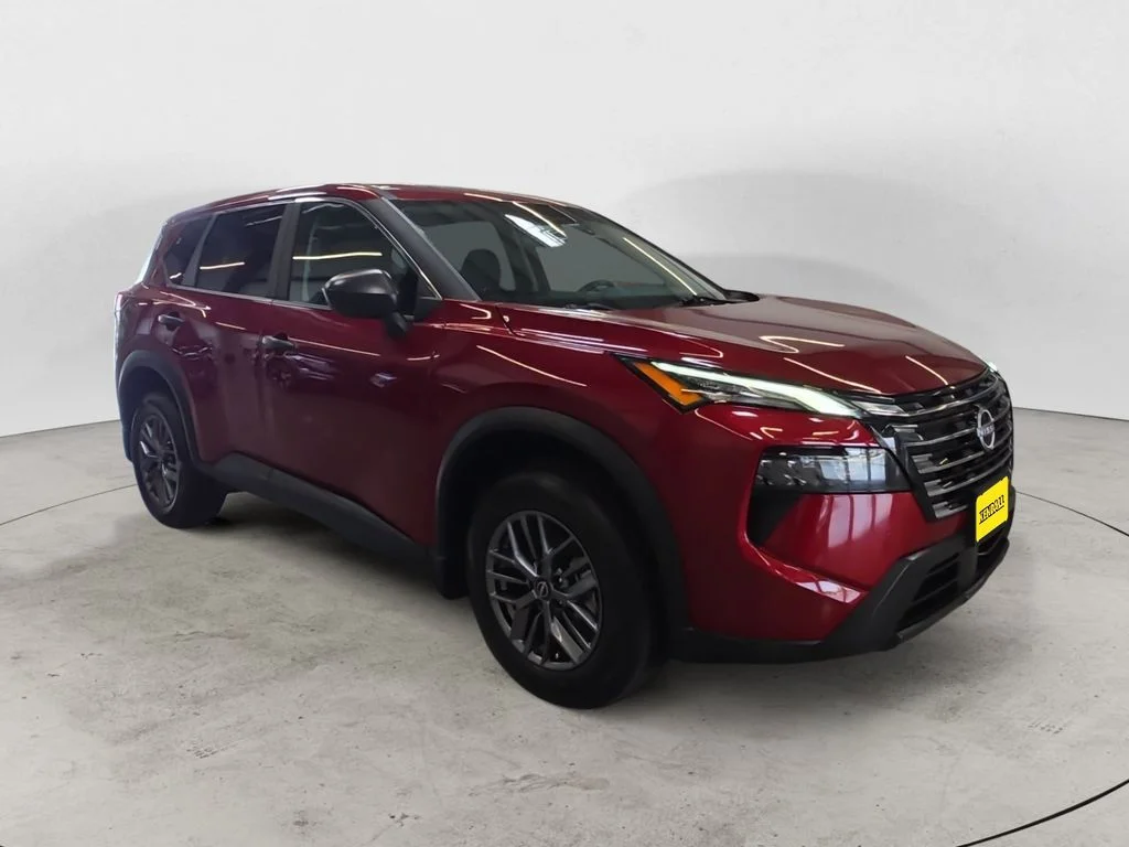 Used 2024 Red Nissan S image 3