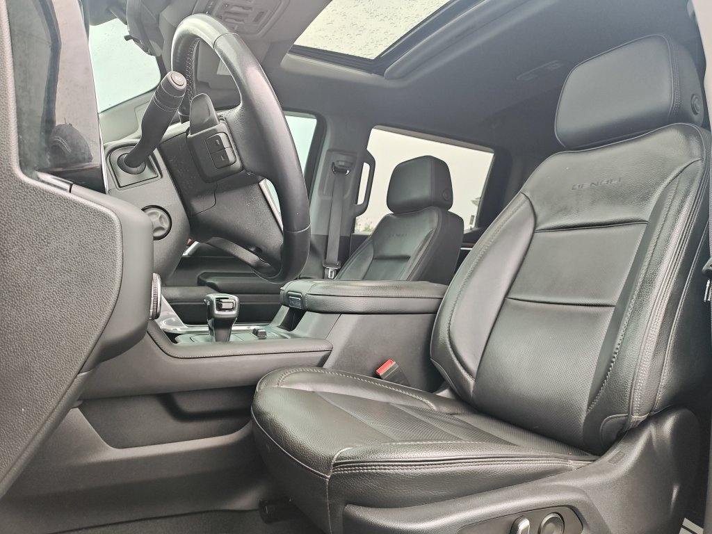 Used 2022 Silver GMC Denali image 13