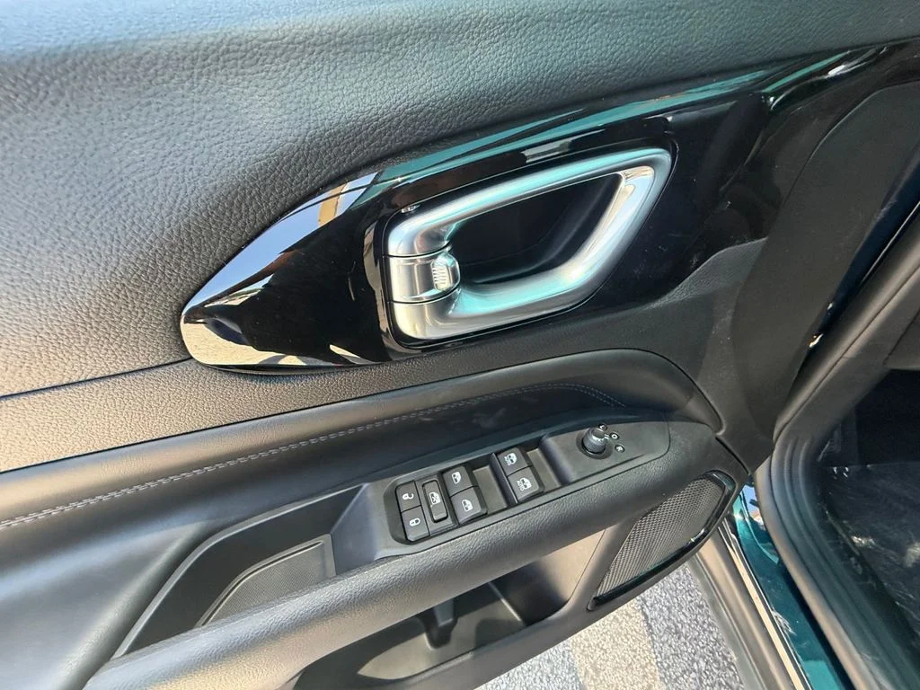 New 2026 Blue Jeep Latitude image 11