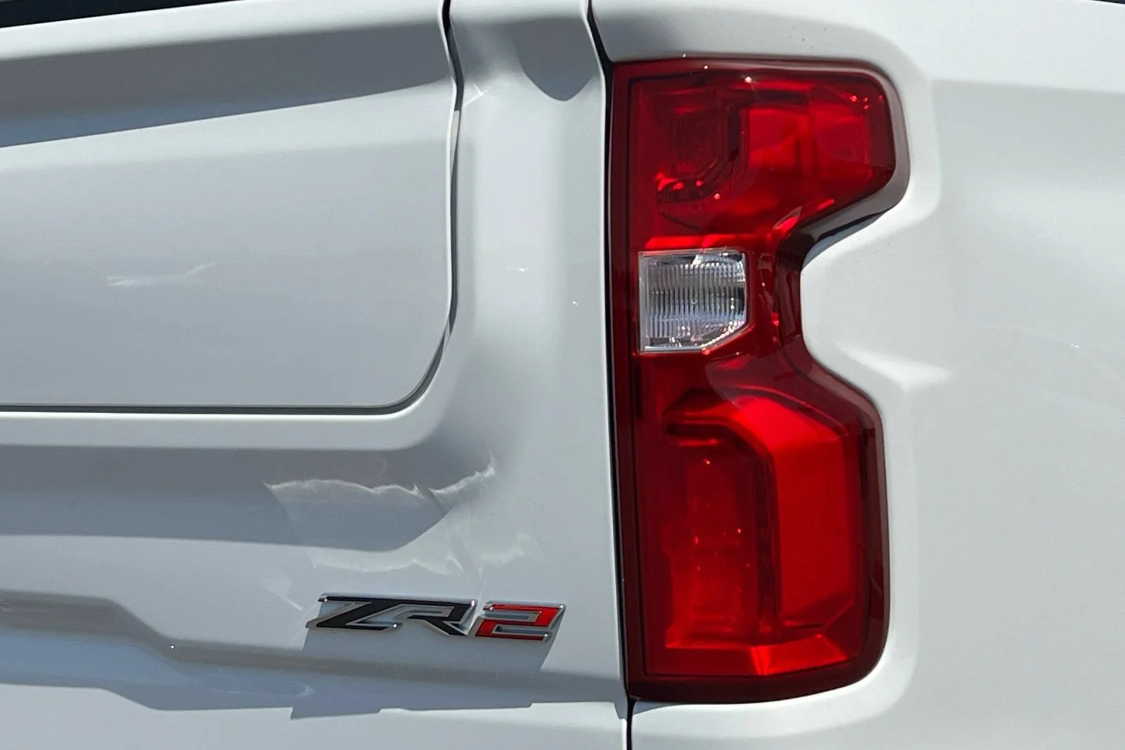 New 2026 Summit White Chevrolet ZR2 image 27