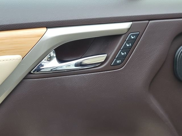 Used 2020 White Lexus 350L image 19