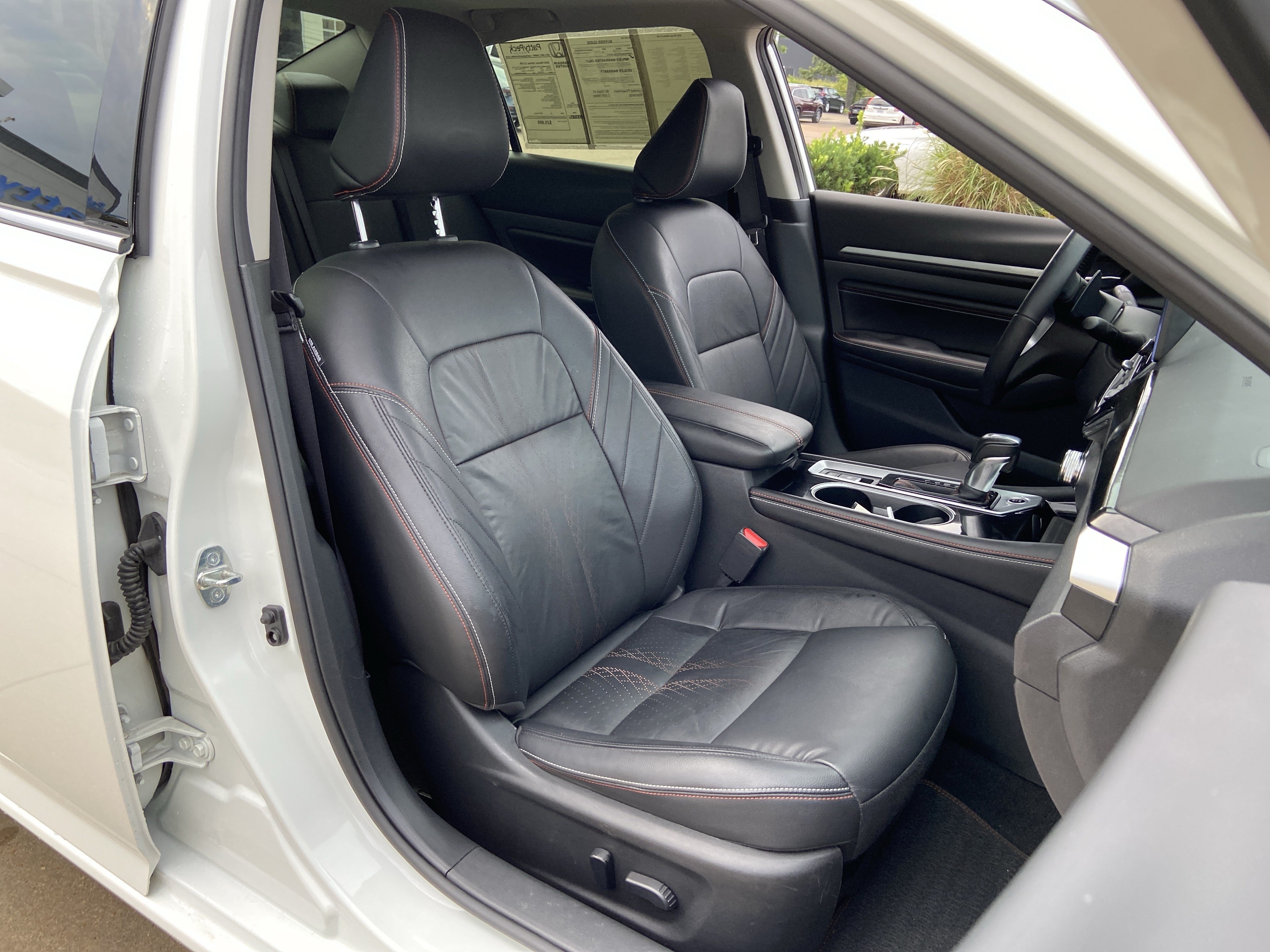 Used 2023 Pearl White Tricoat Nissan 2.0 SR image 20