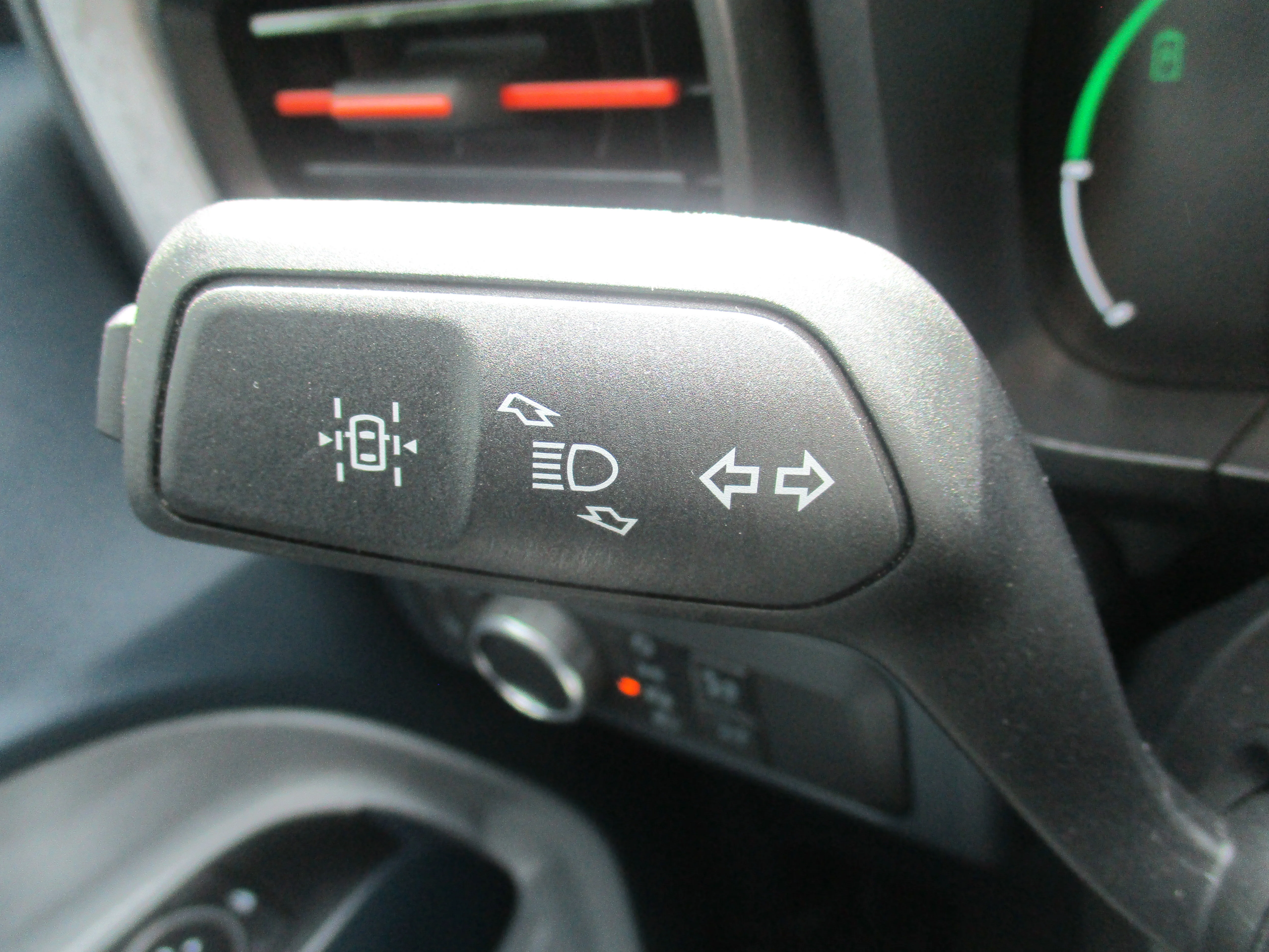 Used 2022 Area 51 Ford XLT Hybrid FWD image 12