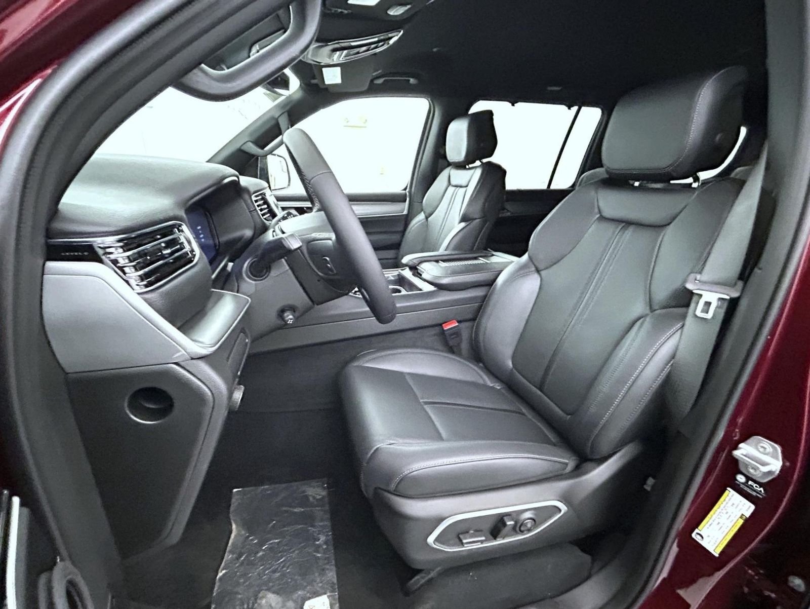 New 2026 Velvet Red Pearl-Coat Exterior Paint Jeep Limited Altitude image 10