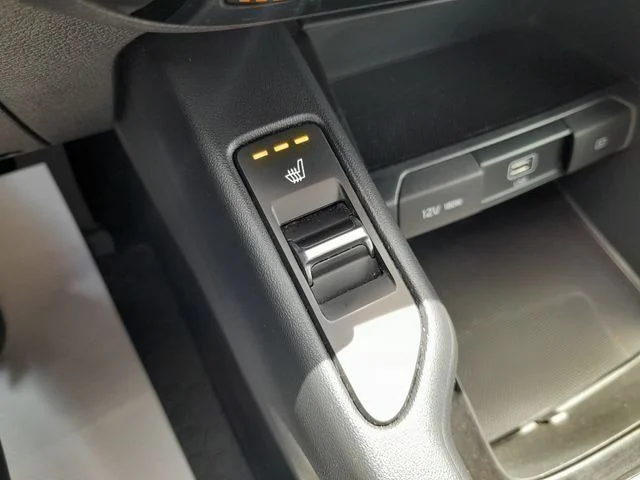 Used 2021 Black Kia S image 23